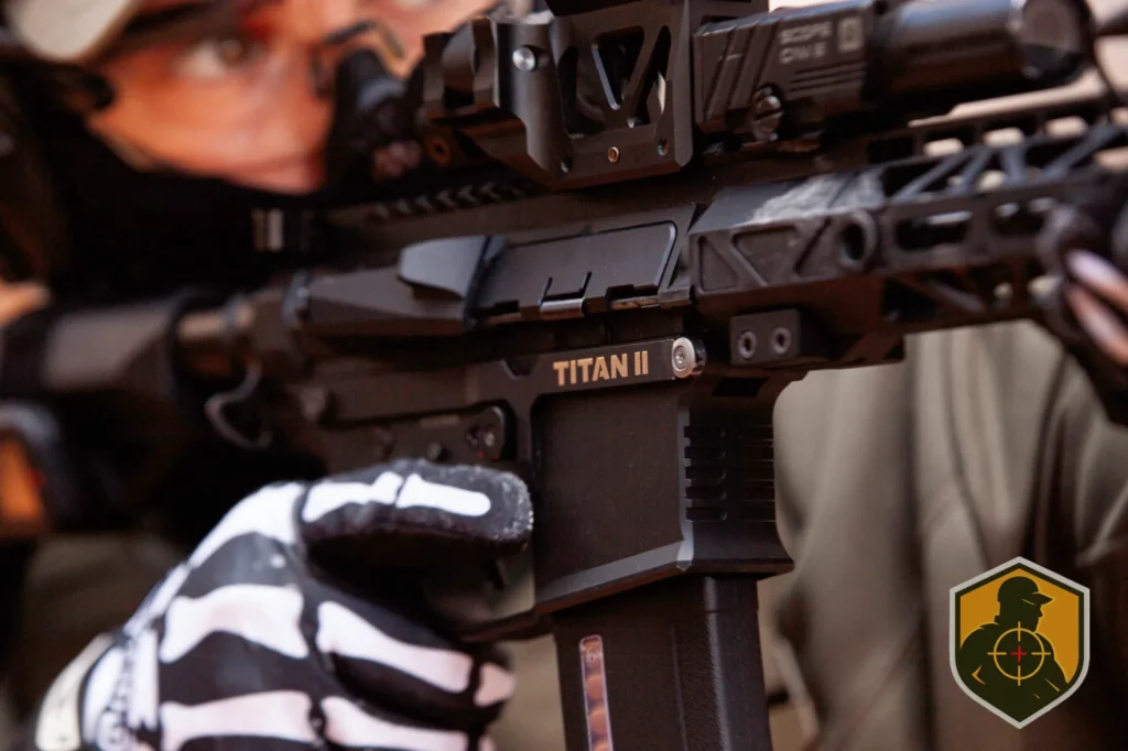 FugitivoTactico_Distrito_ATW-175